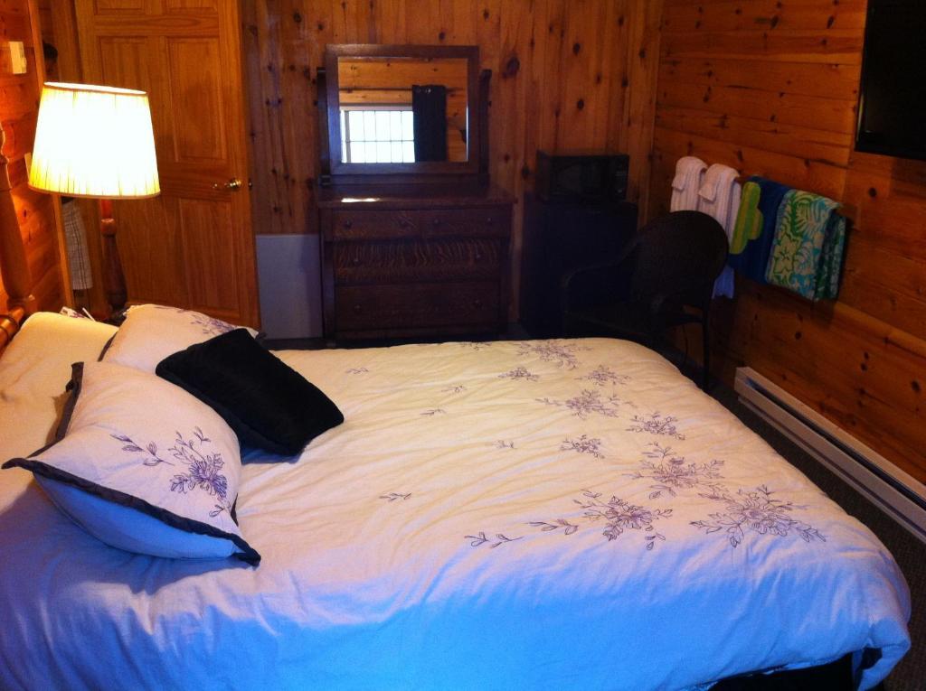 Lake Lauzon Resort 블라인드 리버 객실 사진
