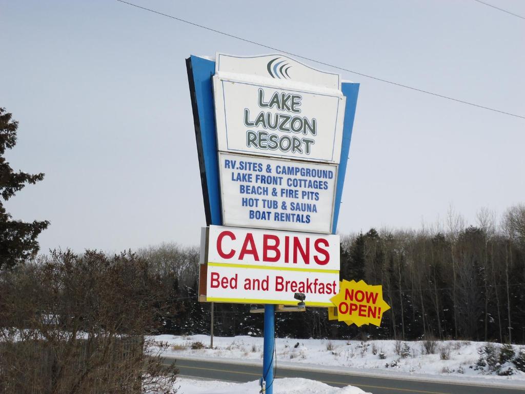 Lake Lauzon Resort 블라인드 리버 외부 사진