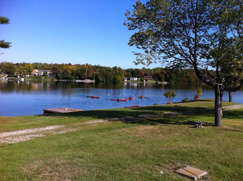 Lake Lauzon Resort 블라인드 리버 외부 사진