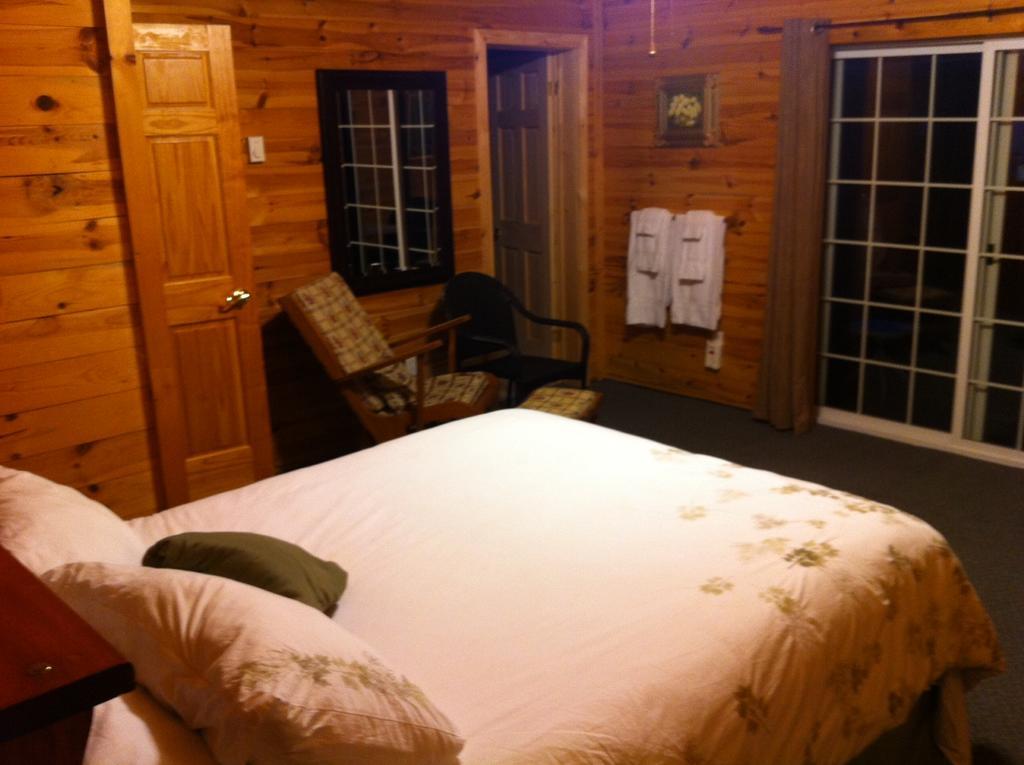 Lake Lauzon Resort 블라인드 리버 객실 사진